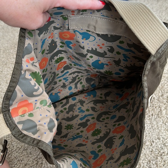 Hunting World Suede Tote Authentic - Picture 8 of 11